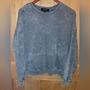 Forever 21 Gray Sweater with Kangaroo Pocket. Size 1x